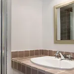 Petit Sergent With Pool, Cinema Villa *