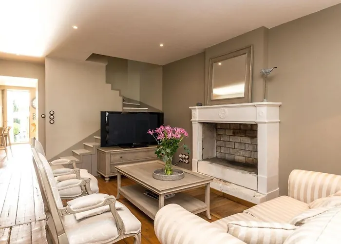 Petit Sergent With Pool, Cinema