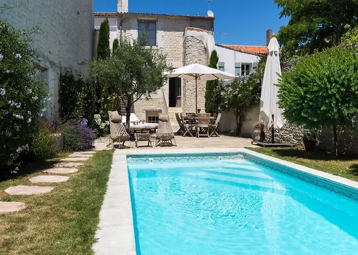 Villa Petit Sergent With Pool, Cinema