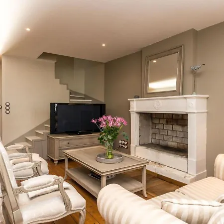 Petit Sergent With Pool, Cinema