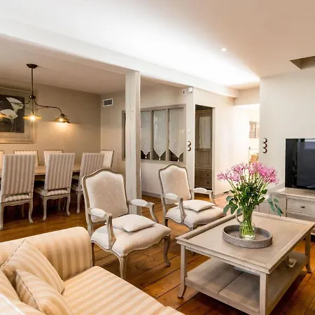 Petit Sergent With Pool, Cinema