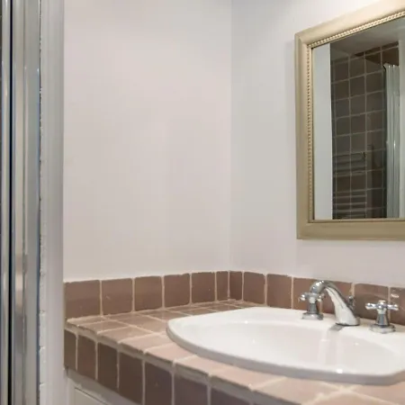 Petit Sergent With Pool, Cinema Villa *