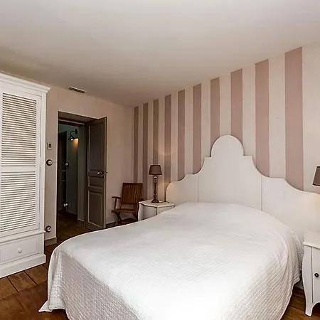 Βίλα Petit Sergent With Pool, Cinema