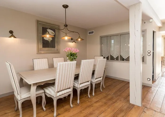 Petit Sergent With Pool, Cinema * サン・マルタン・ド・レ