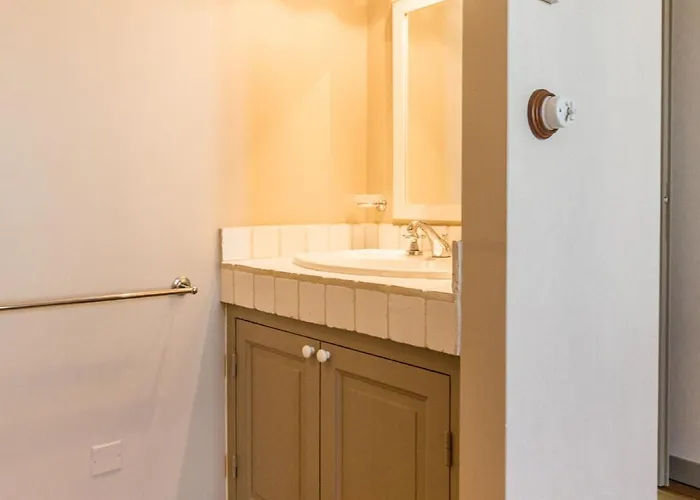 ヴィラ Petit Sergent With Pool, Cinema *